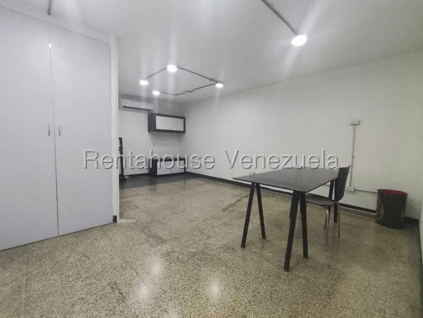 Comercial (Oficina) en Alquiler en Los Palos Grandes, Distrito Metropolitano - 7