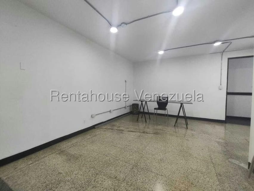 Comercial (Oficina) en Alquiler en Los Palos Grandes, Distrito Metropolitano - 8
