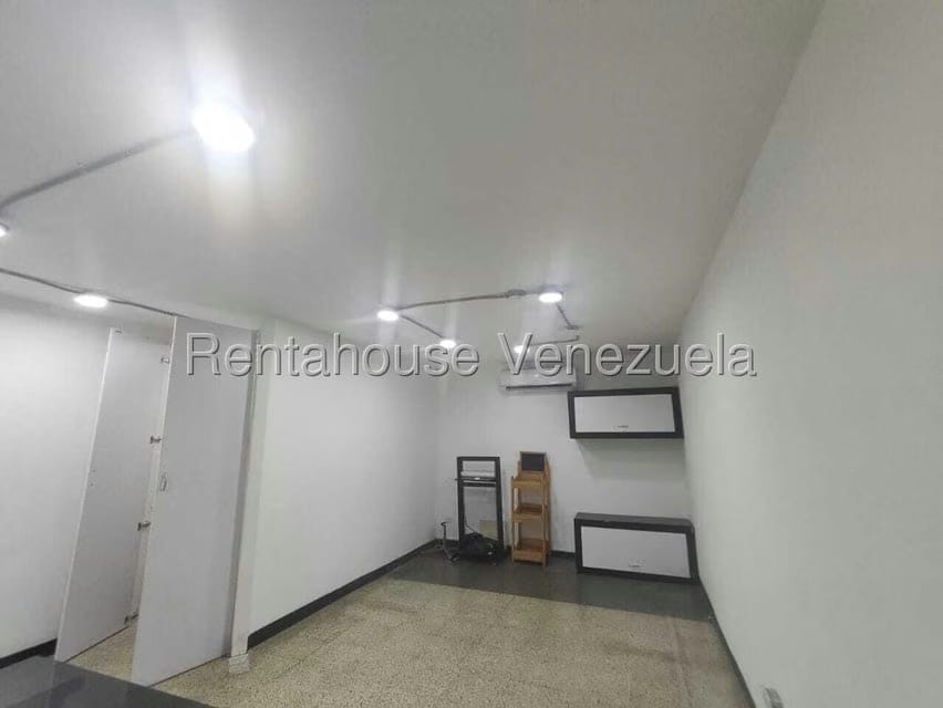 Comercial (Oficina) en Alquiler en Los Palos Grandes, Distrito Metropolitano - 10