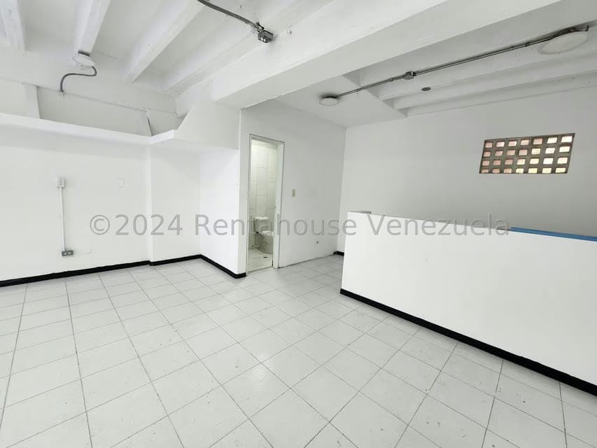 Comercial (Local Comercial) en Alquiler en La Trinidad, Distrito Metropolitano - 2