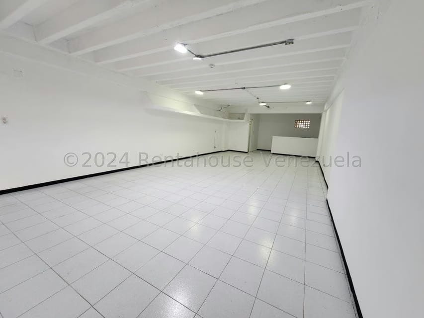 Comercial (Local Comercial) en Alquiler en La Trinidad, Distrito Metropolitano - 4