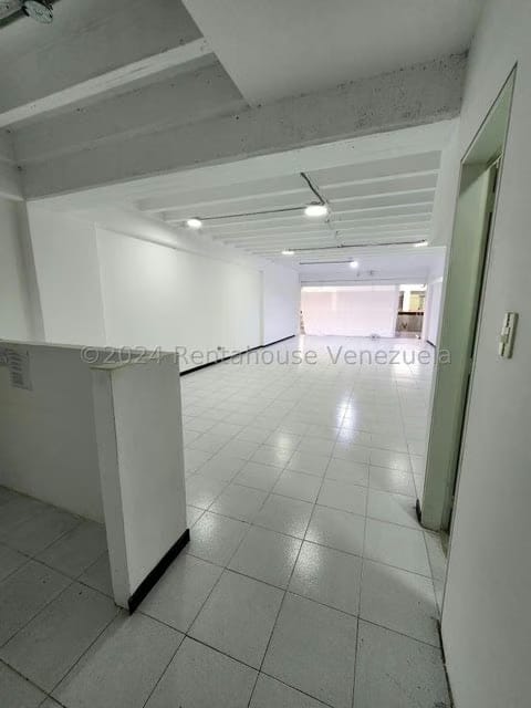 Comercial (Local Comercial) en Alquiler en La Trinidad, Distrito Metropolitano - 9