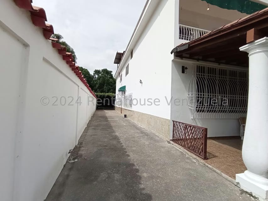 Casa (Duplex) en Venta en Los Laureles, Guarico - 35