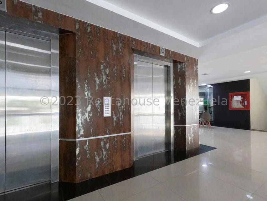 Comercial (Oficina) en Venta en Zona Este, Lara - 2