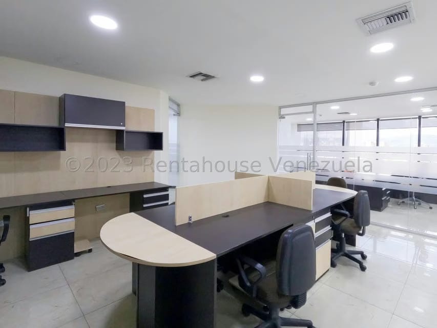 Comercial (Oficina) en Venta en Zona Este, Lara - 16