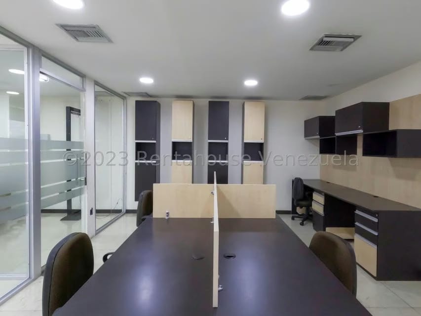 Comercial (Oficina) en Venta en Zona Este, Lara - 18