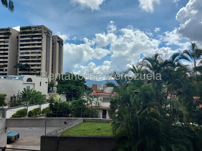 Apartamento (1 Nivel) en Venta en Los Palos Grandes, Distrito Metropolitano - 2