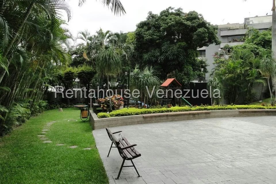 Apartamento (1 Nivel) en Venta en Los Palos Grandes, Distrito Metropolitano - 17