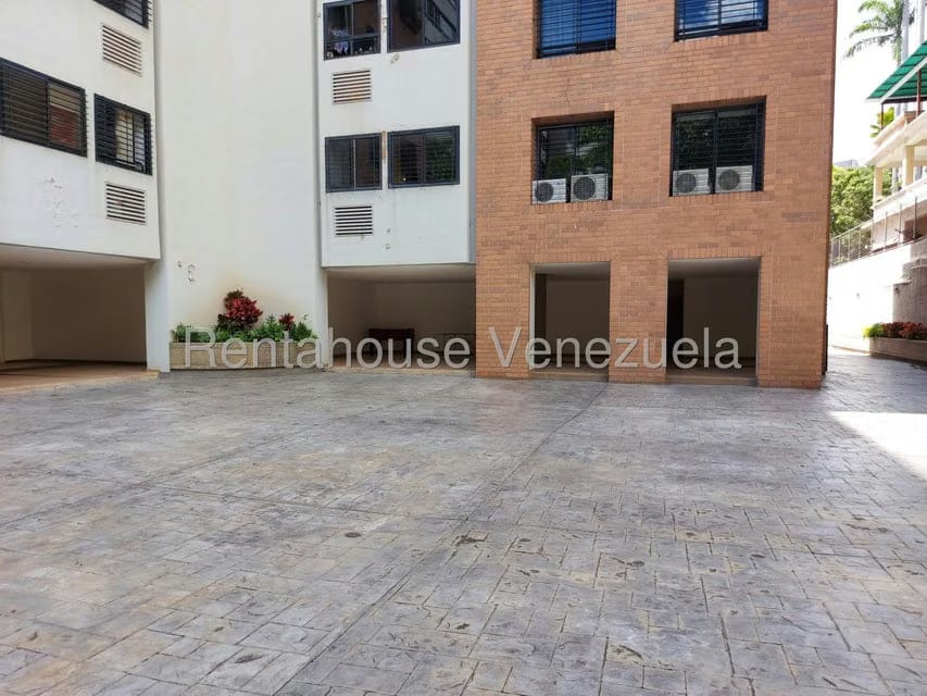 Apartamento (1 Nivel) en Venta en Los Palos Grandes, Distrito Metropolitano - 23