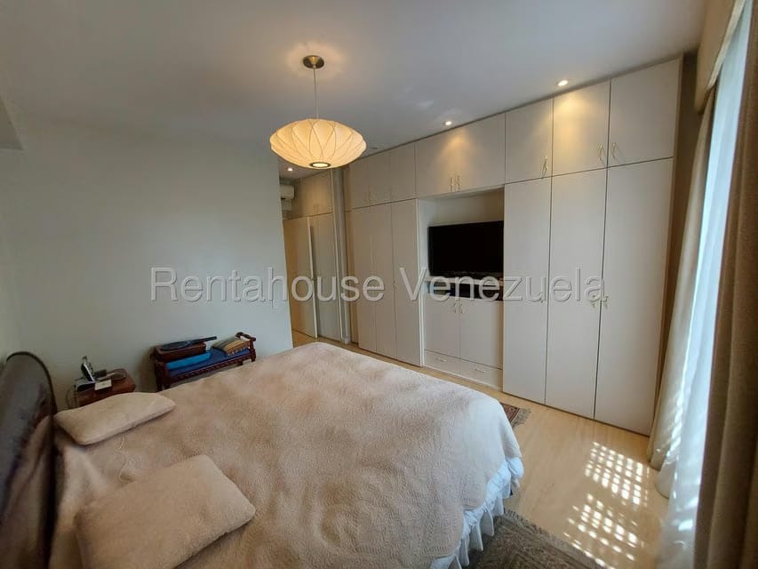Apartamento (1 Nivel) en Venta en Los Palos Grandes, Distrito Metropolitano - 25