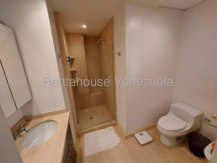 Apartamento (1 Nivel) en Venta en Los Palos Grandes, Distrito Metropolitano - 31