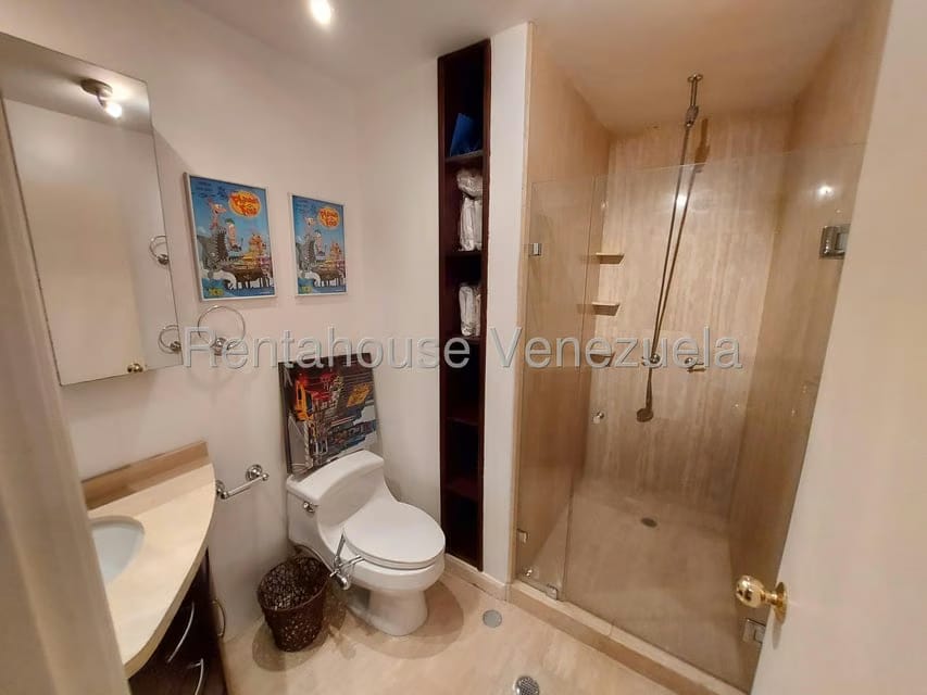 Apartamento (1 Nivel) en Venta en Los Palos Grandes, Distrito Metropolitano - 33