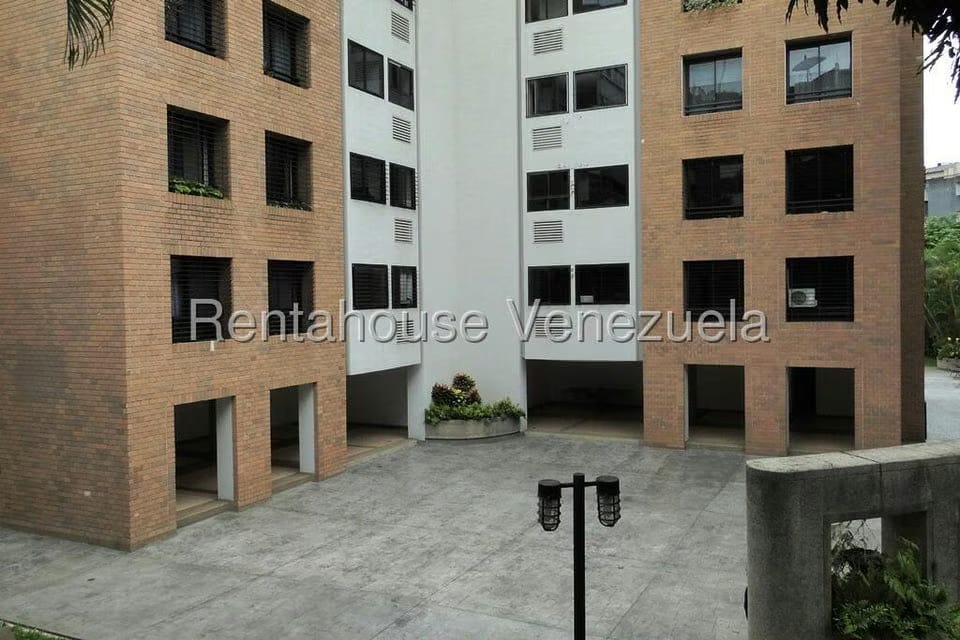 Apartamento (1 Nivel) en Venta en Los Palos Grandes, Distrito Metropolitano - 36