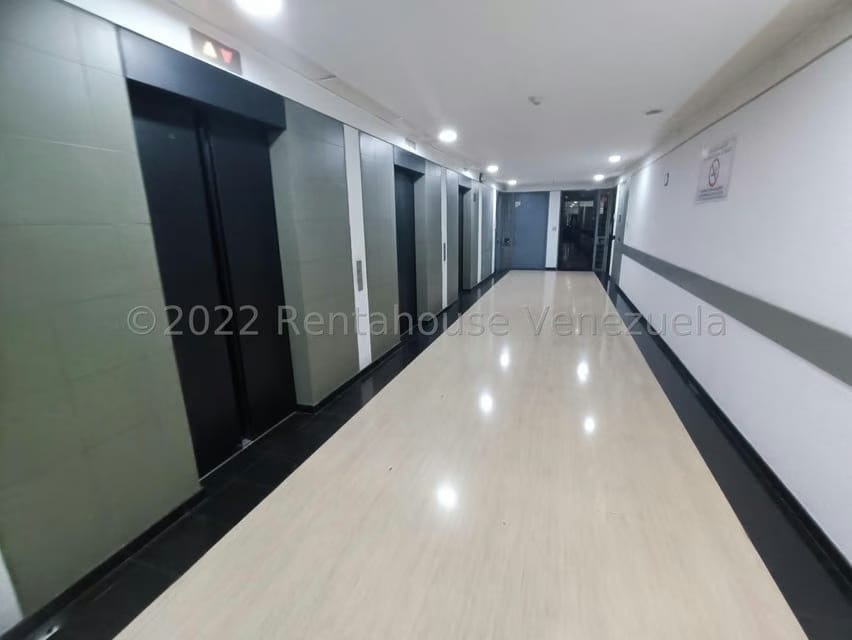 Comercial (Oficina) en Venta en El Bosque, Distrito Metropolitano - 3