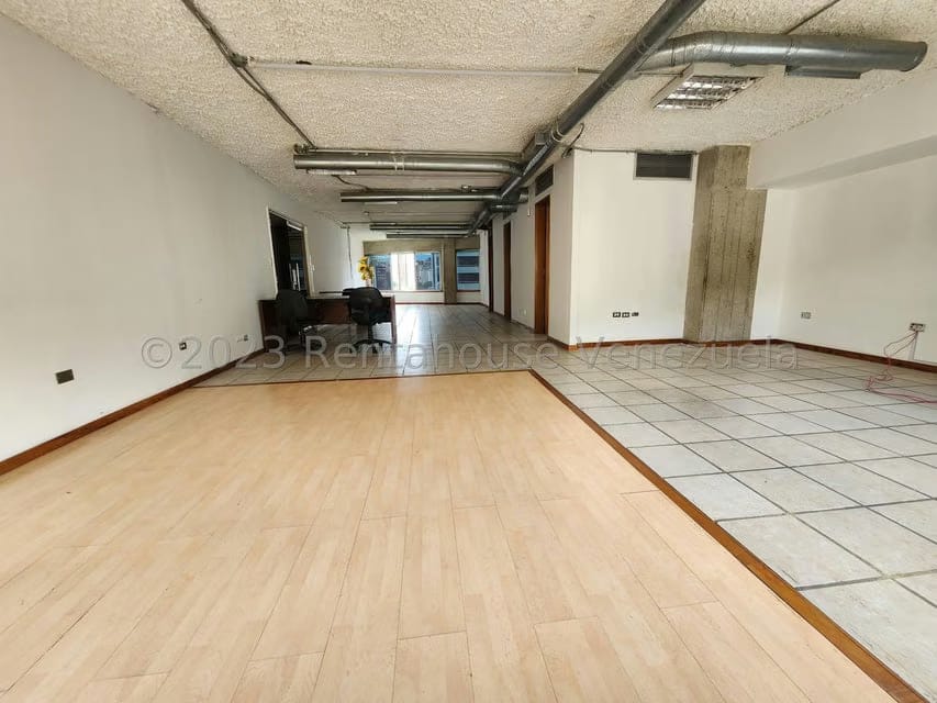 Comercial (Oficina) en Alquiler en El Marques, Distrito Metropolitano - 9