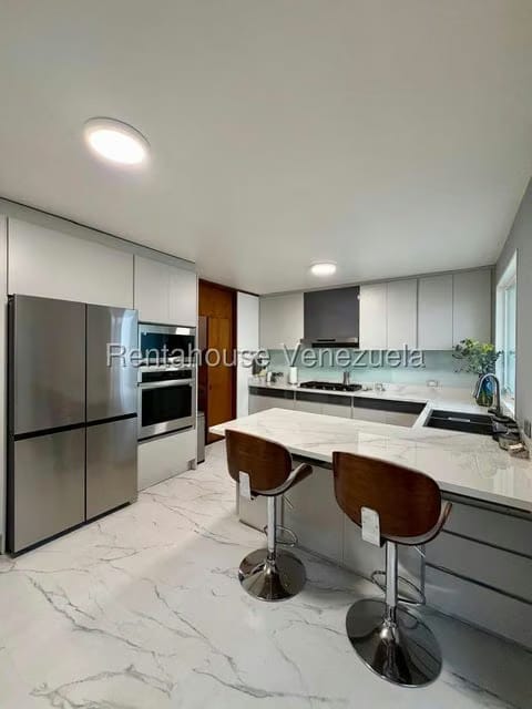 Casa (Contemporaneo) en Alquiler en Santa Paula, Distrito Metropolitano - 3