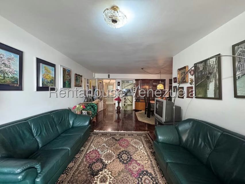 Apartamento (1 Nivel) en Venta en El Cigarral, Distrito Metropolitano - 2