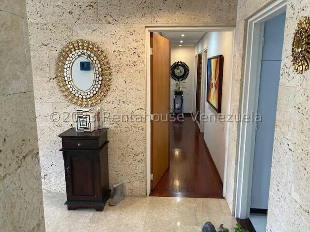 Apartamento (1 Nivel) en Venta en Lomas de La Lagunita, Distrito Metropolitano - 2