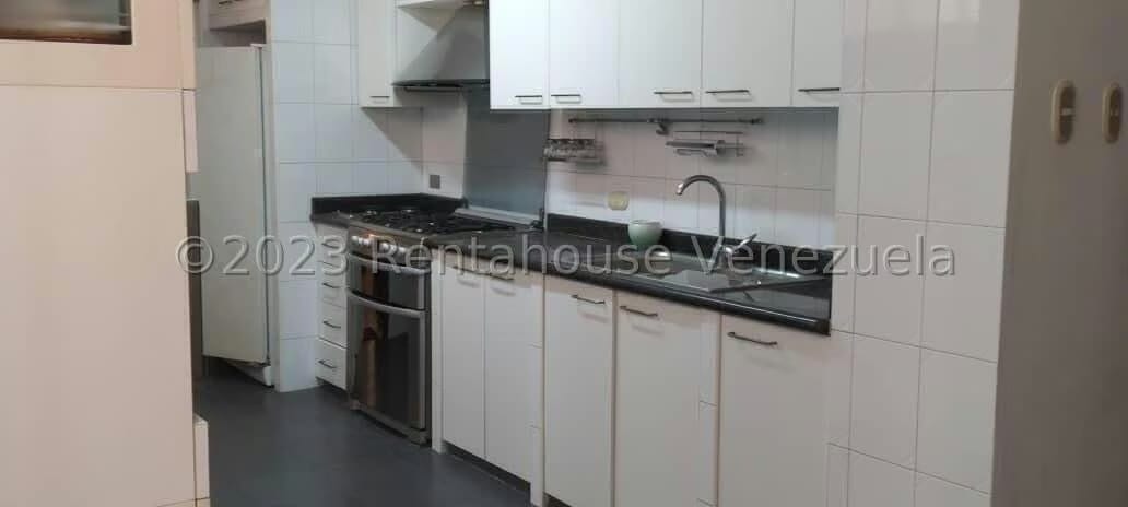 Apartamento (1 Nivel) en Venta en El Marques, Distrito Metropolitano - 2