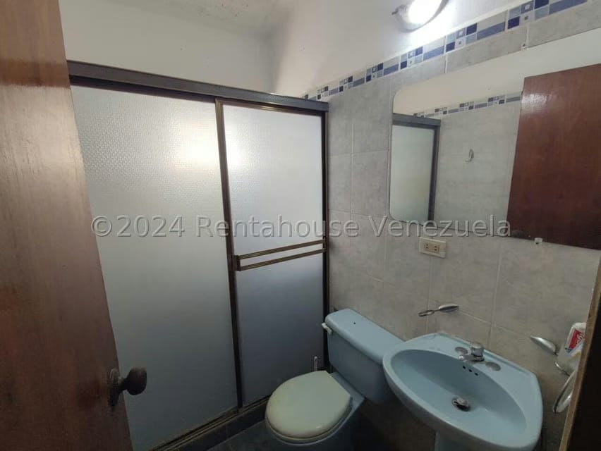 Casa (Duplex) en Venta en Vista Linda, Miranda - 25