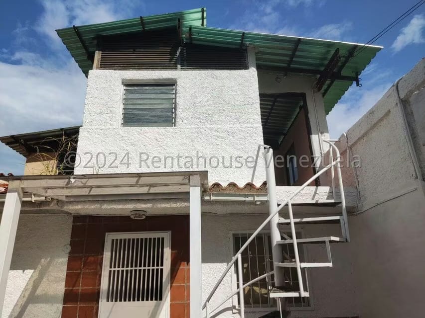 Casa (Duplex) en Venta en Vista Linda, Miranda - 26