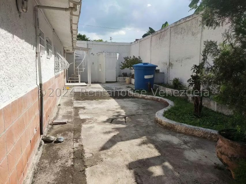 Casa (Duplex) en Venta en Vista Linda, Miranda - 33