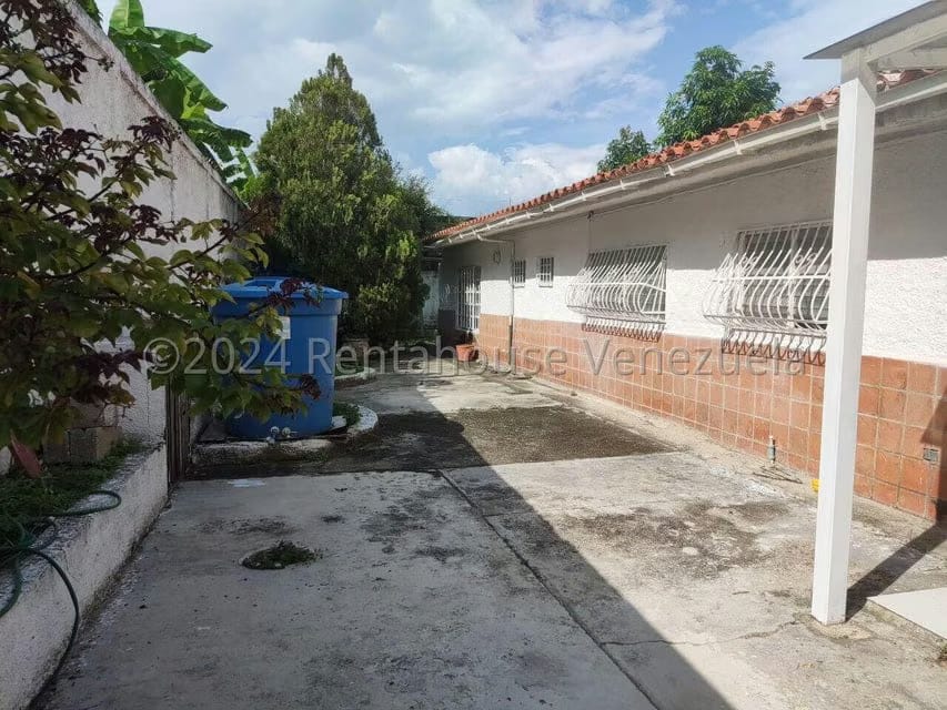 Casa (Duplex) en Venta en Vista Linda, Miranda - 36