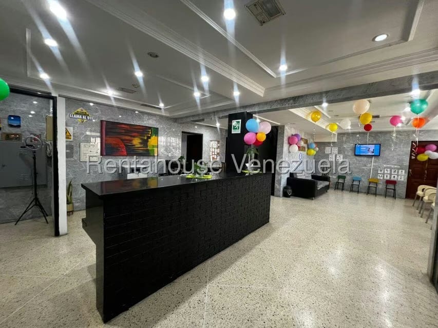Comercial (Consultorio Medico) en Alquiler en Zona Este, Lara - 2