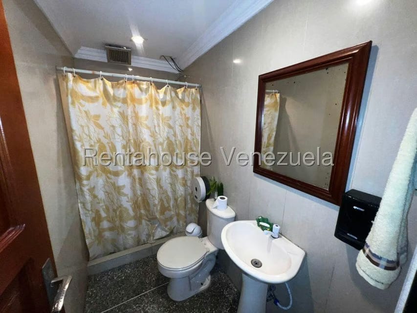 Comercial (Consultorio Medico) en Alquiler en Zona Este, Lara - 7