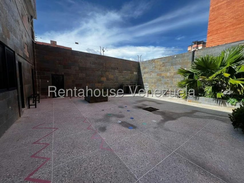 Comercial (Consultorio Medico) en Alquiler en Zona Este, Lara - 8