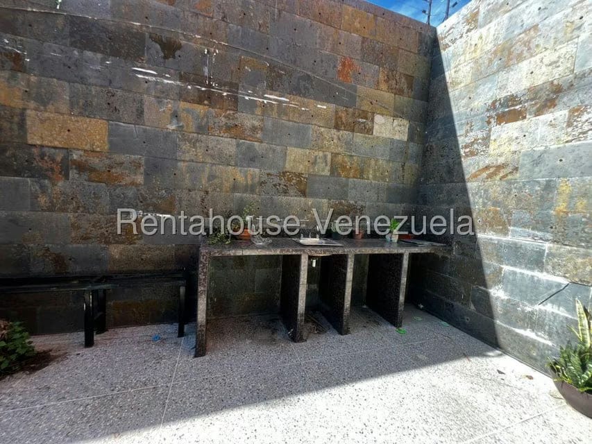 Comercial (Consultorio Medico) en Alquiler en Zona Este, Lara - 10