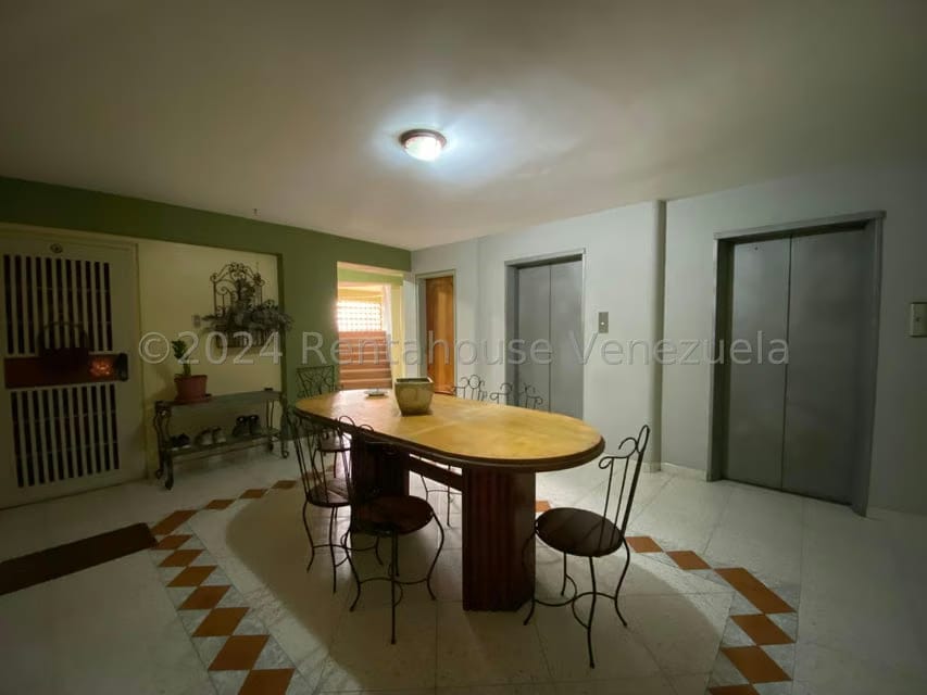 Apartamento (1 Nivel) en Venta en Centro, Aragua - 2