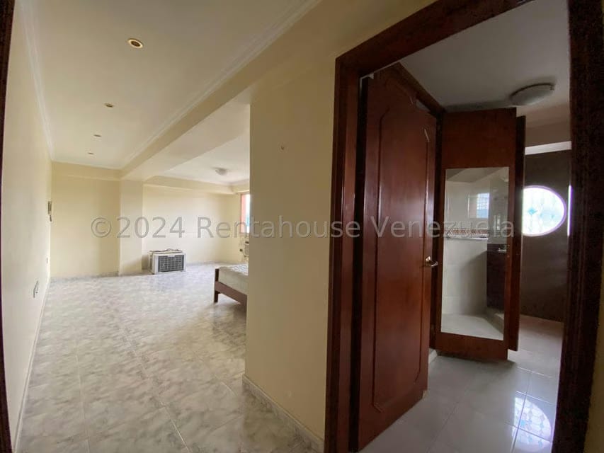 Apartamento (1 Nivel) en Venta en Centro, Aragua - 12