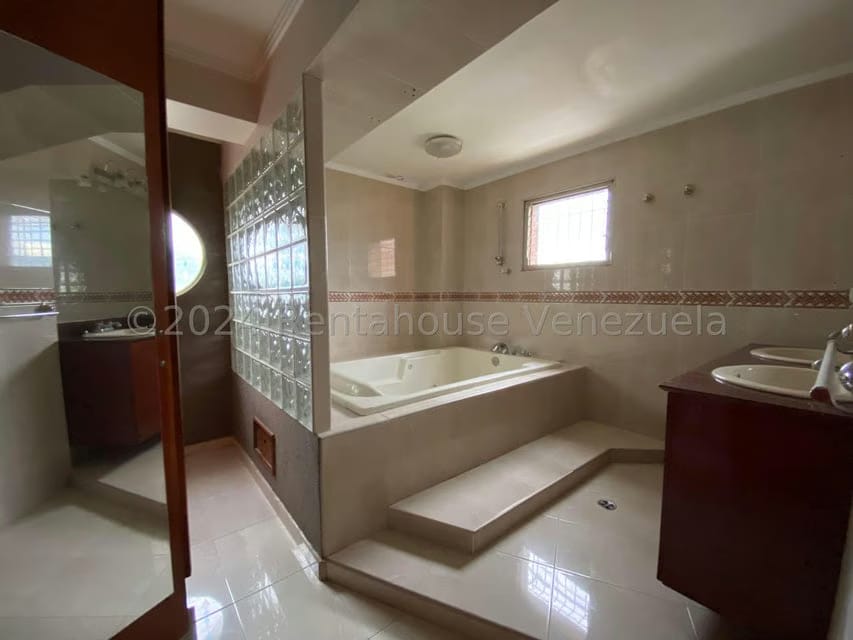 Apartamento (1 Nivel) en Venta en Centro, Aragua - 15
