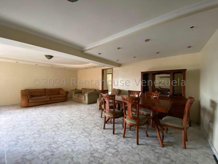 Apartamento (1 Nivel) en Venta en Centro, Aragua - 3