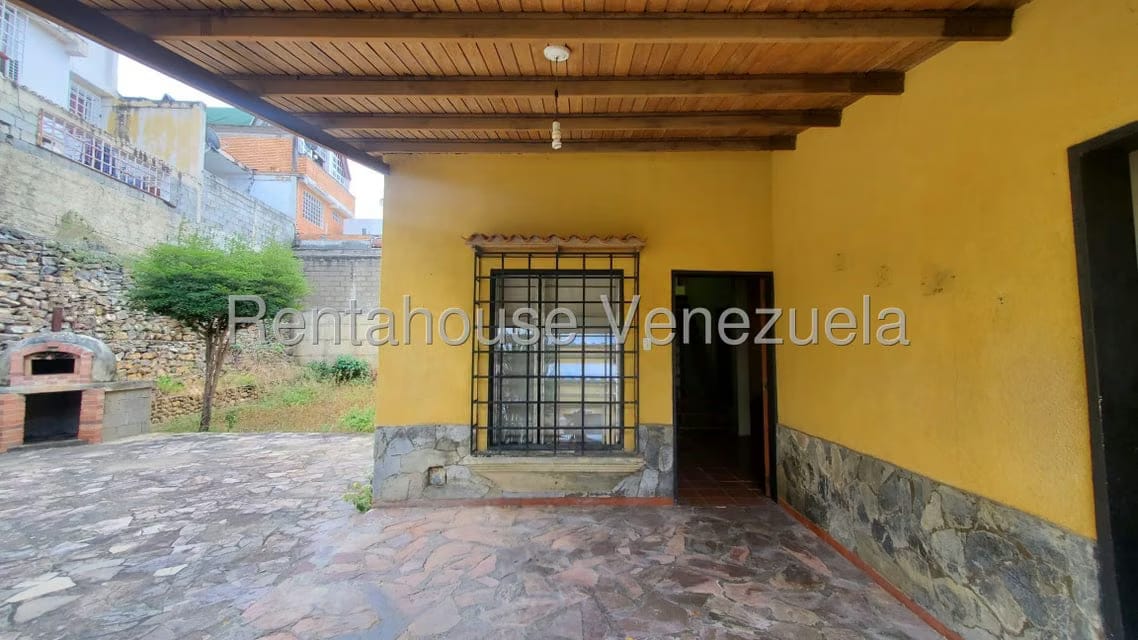 Casa (Duplex) en Venta en La Rosaleda, Lara - 2