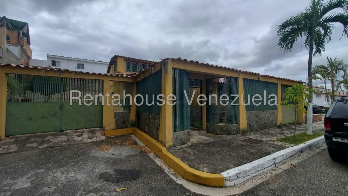 Casa (Duplex) en Venta en La Rosaleda, Lara - 35