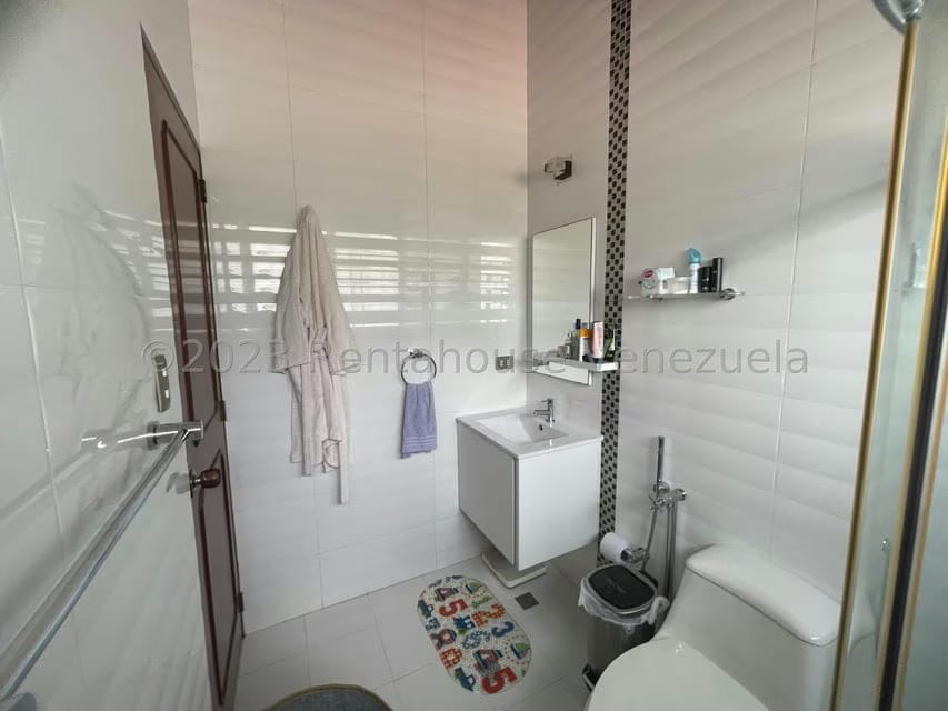 Casa (Multipes Niveles) en Venta en La Lagunita Country Club, Distrito Metropolitano - 30