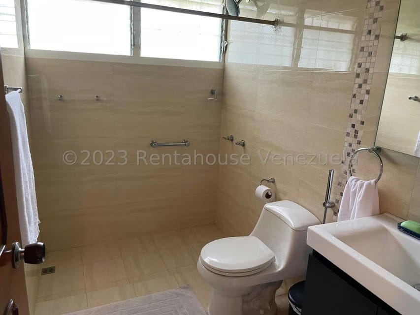 Casa (Multipes Niveles) en Venta en La Lagunita Country Club, Distrito Metropolitano - 38