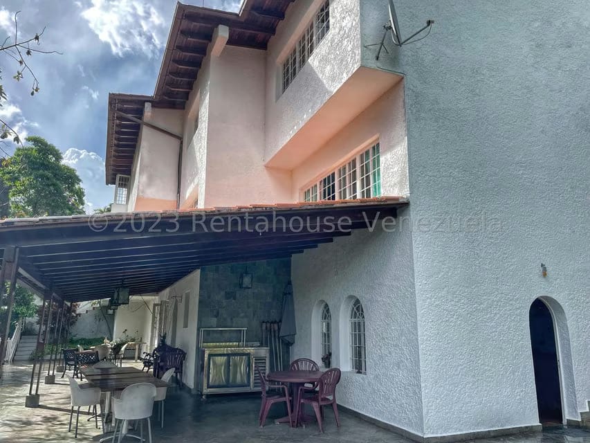 Casa (Multipes Niveles) en Venta en La Lagunita Country Club, Distrito Metropolitano - 75