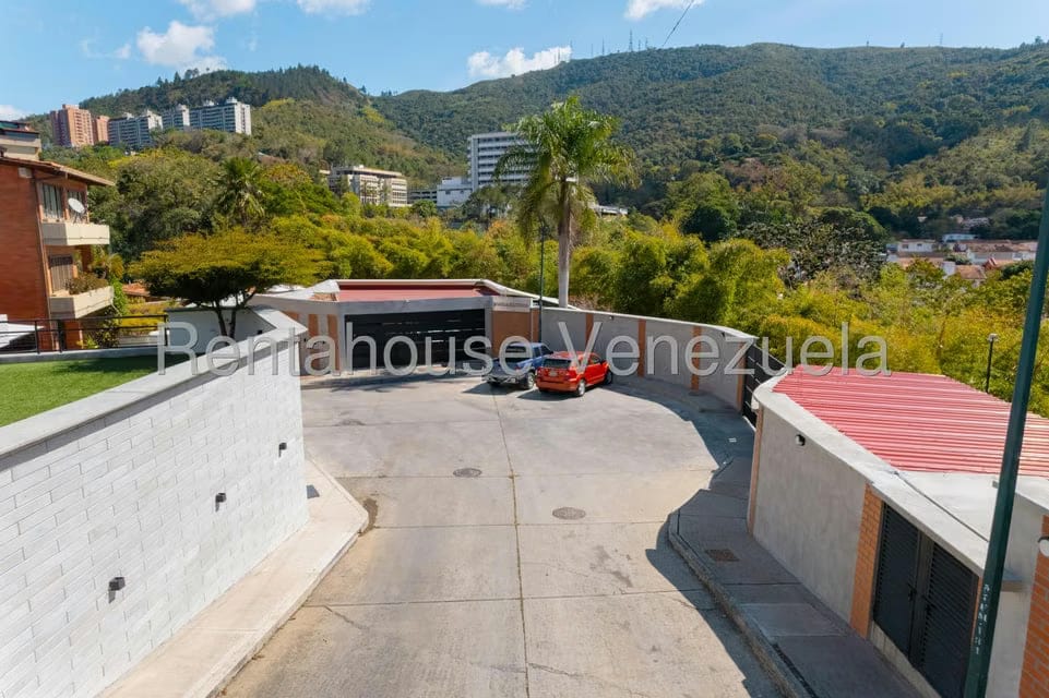 Casa (Duplex) en Venta en La Tahona, Distrito Metropolitano - 2