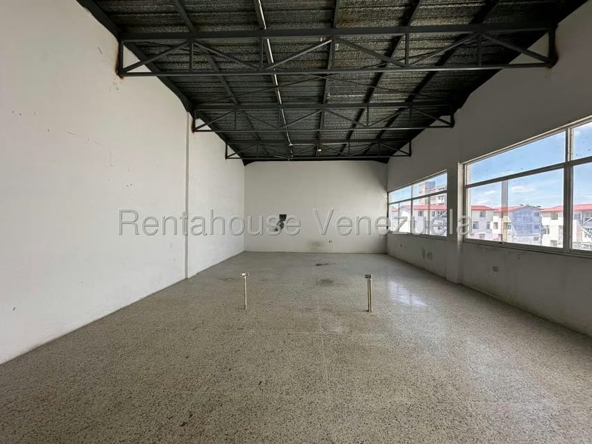 Comercial (Local Comercial) en Alquiler en Parroquia Concepcion, Lara - 16