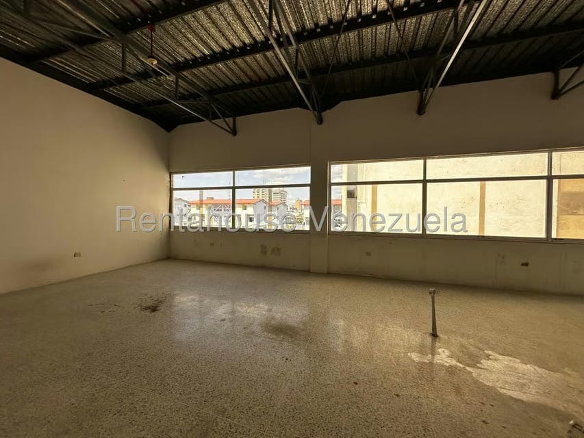 Comercial (Local Comercial) en Alquiler en Parroquia Concepcion, Lara - 24