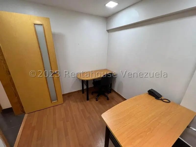 Comercial (Oficina) en Alquiler en Lomas de La Lagunita, Distrito Metropolitano - 10