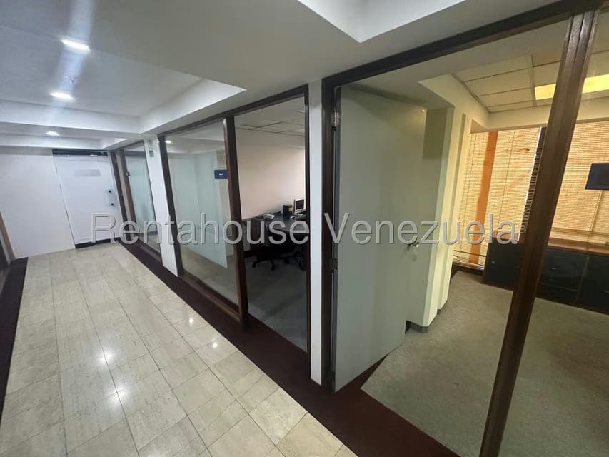 Comercial (Oficina) en Venta en Prados del Este, Distrito Metropolitano - 23