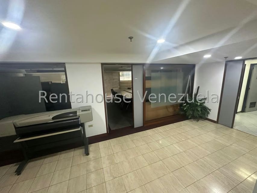 Comercial (Oficina) en Venta en Prados del Este, Distrito Metropolitano - 32