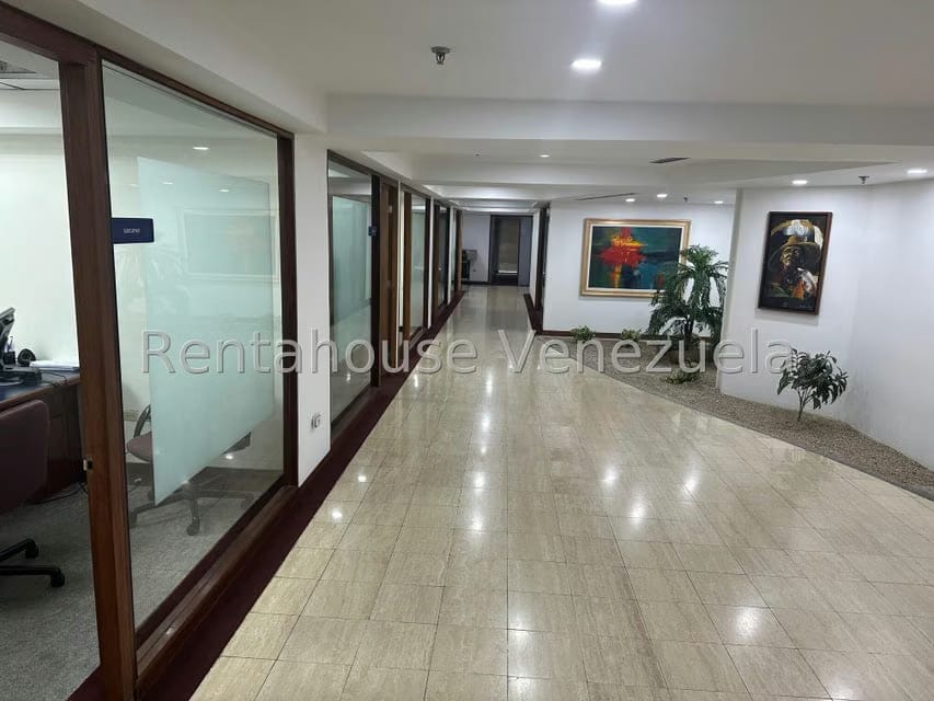 Comercial (Oficina) en Venta en Prados del Este, Distrito Metropolitano - 35