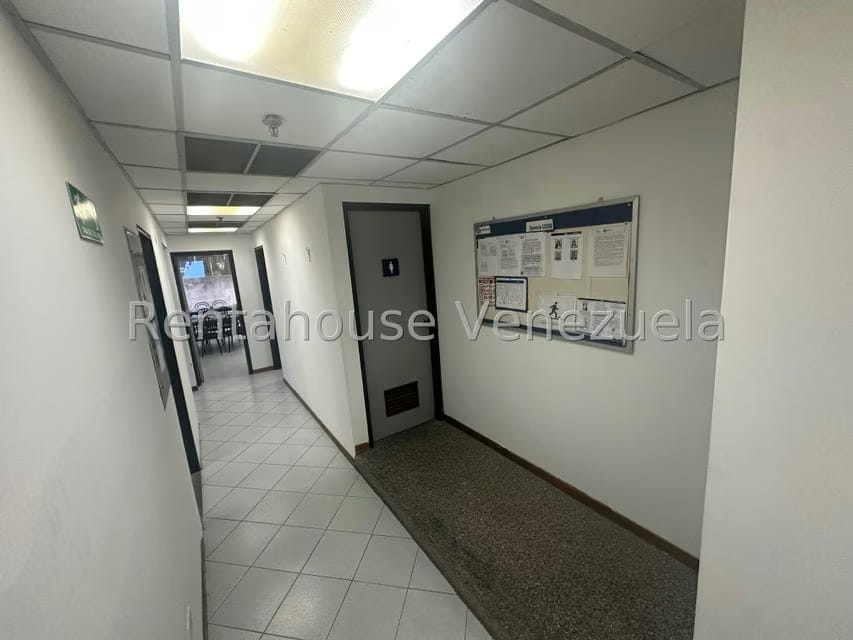 Comercial (Oficina) en Venta en Prados del Este, Distrito Metropolitano - 41