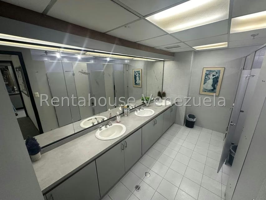 Comercial (Oficina) en Venta en Prados del Este, Distrito Metropolitano - 42