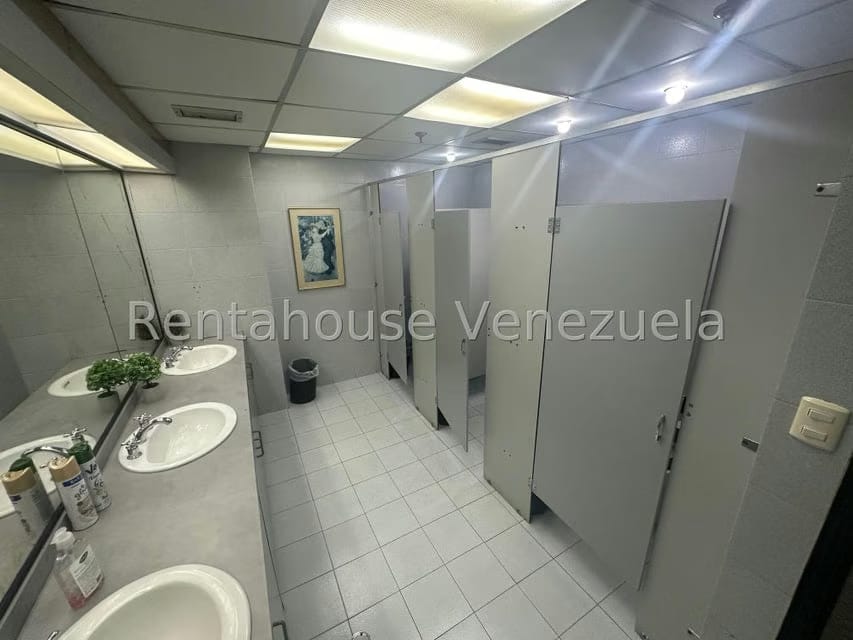 Comercial (Oficina) en Venta en Prados del Este, Distrito Metropolitano - 43